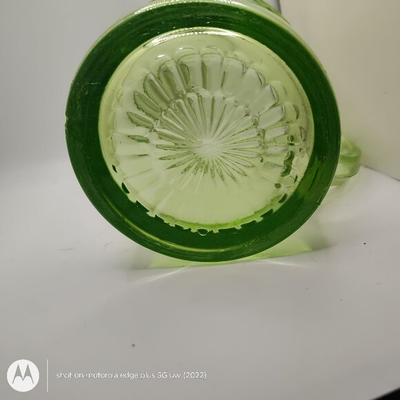 Vintage Uranium/Vaseline glass pitcher - Picture 9 of 9